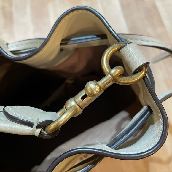 ✨SOLD✨ Coach Field Bucket Bag In Signature Jacquard - Picture 6 of 6